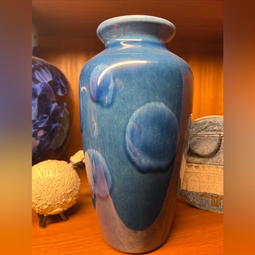 Poole pottery mcm mid century modern vintage blue polka dot vase 8”